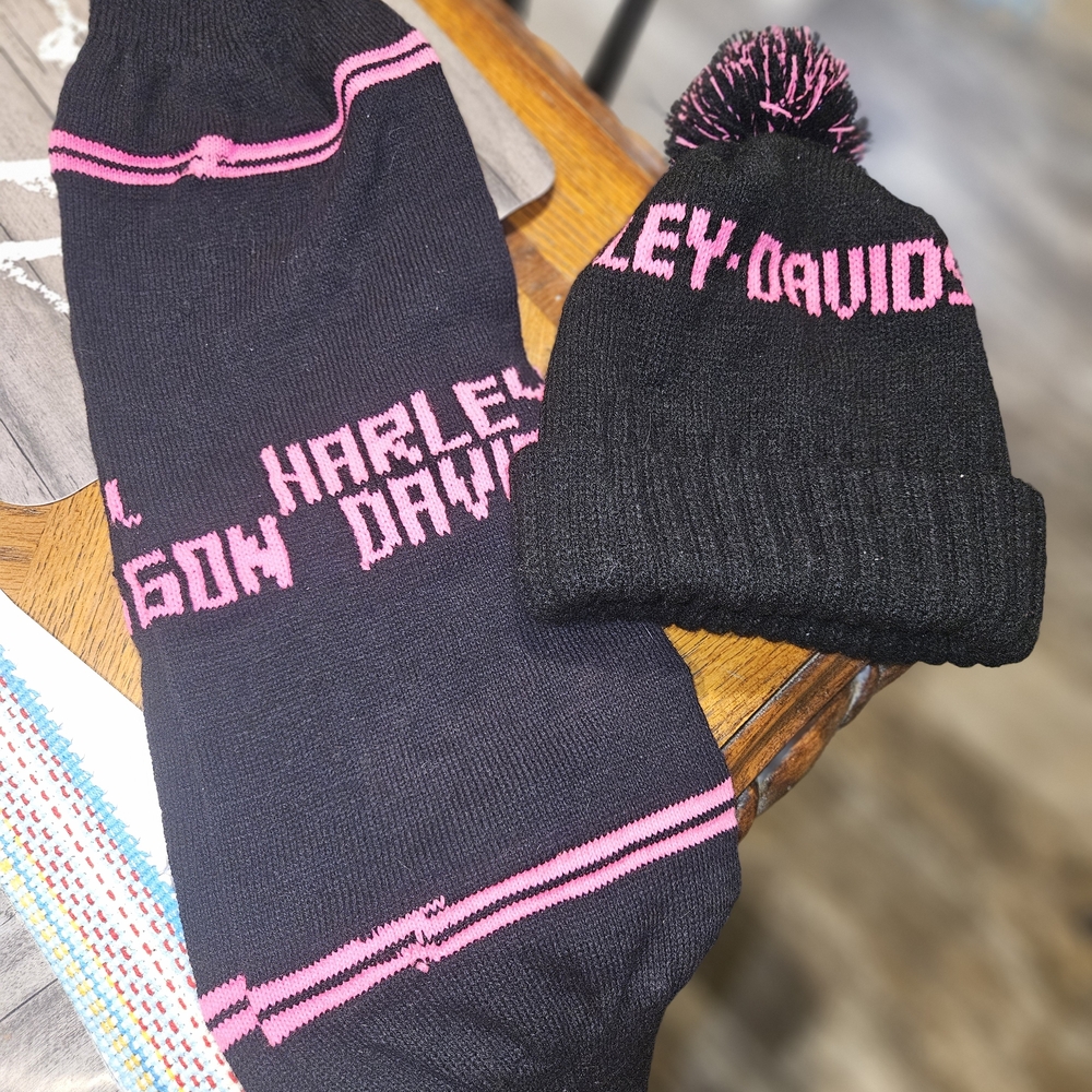 Harley-Davidson Black and Pink Knit Set Arm Bands And Beanie